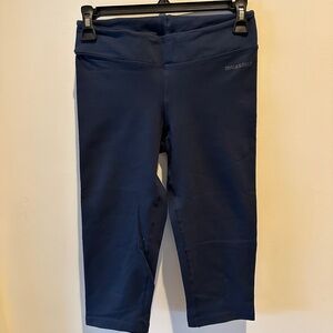 Track & Field Workout Cropped legging size Medium (kids)